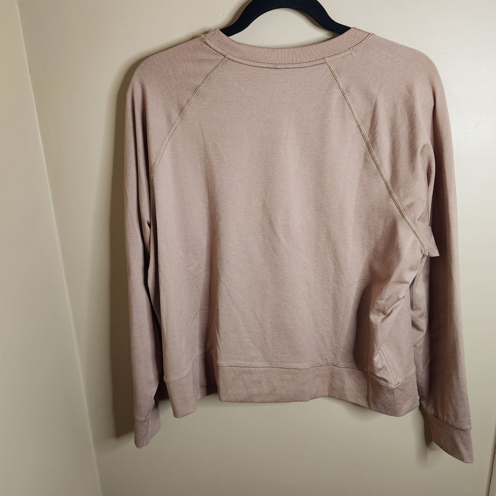 Vuori Womens Raglan Crew Neck Sweatshirt Rosewood Mauve Pullover Activewear - Picture 4 of 4